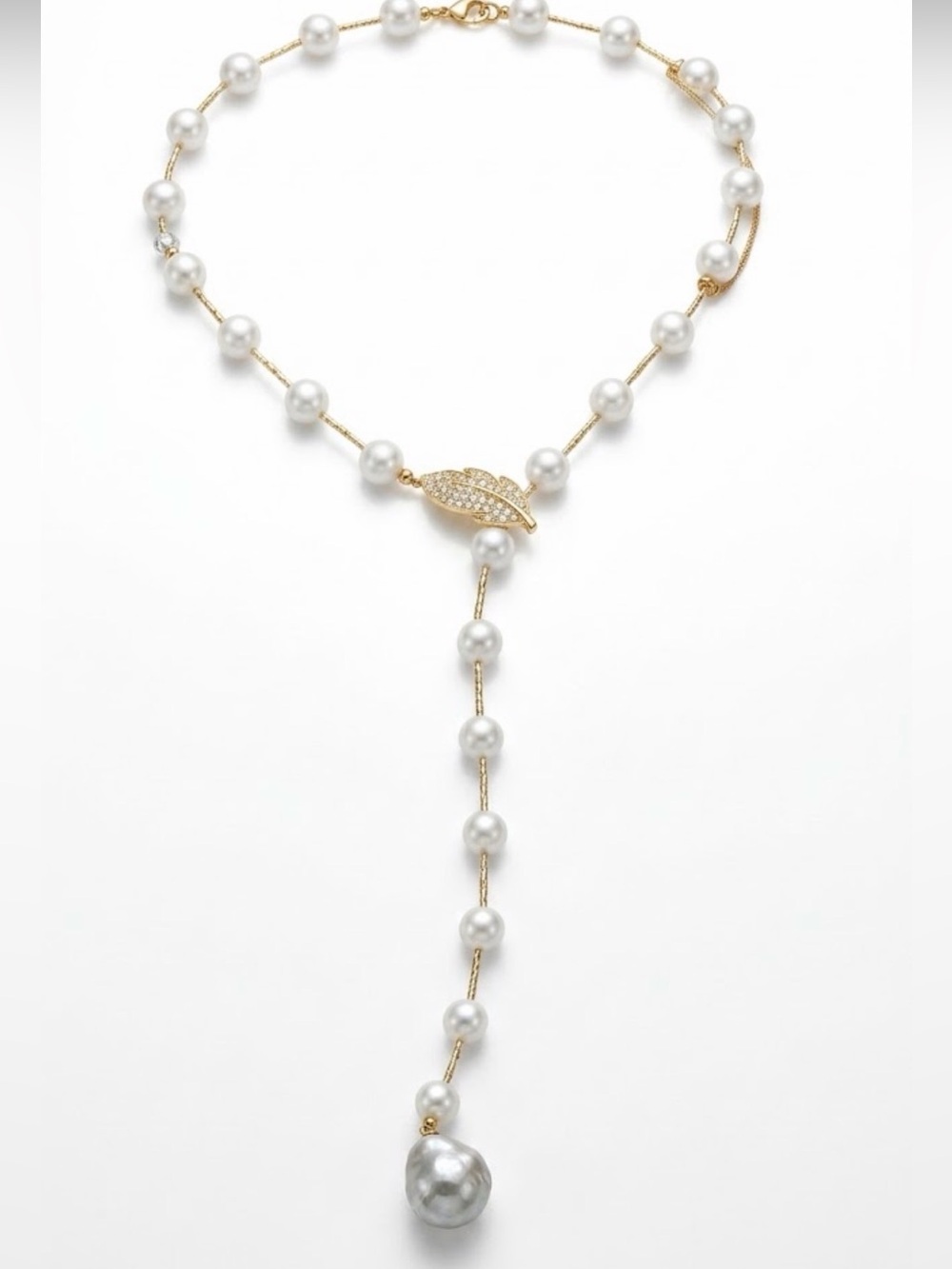 NWT ⚜️🤍⚜️ EYE CANDY LOS ANGELES Sabrina Crystal & Faux Pearl Necklace